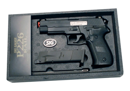 Pistolet SIG SAUER P226 RAIL GAZ BLOWBACK BLACK TOKYO MARUI