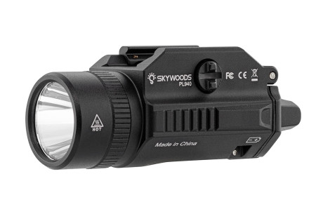 Lampe tactique CYCLONE 960 LUMENS BLACK SKYWOODS